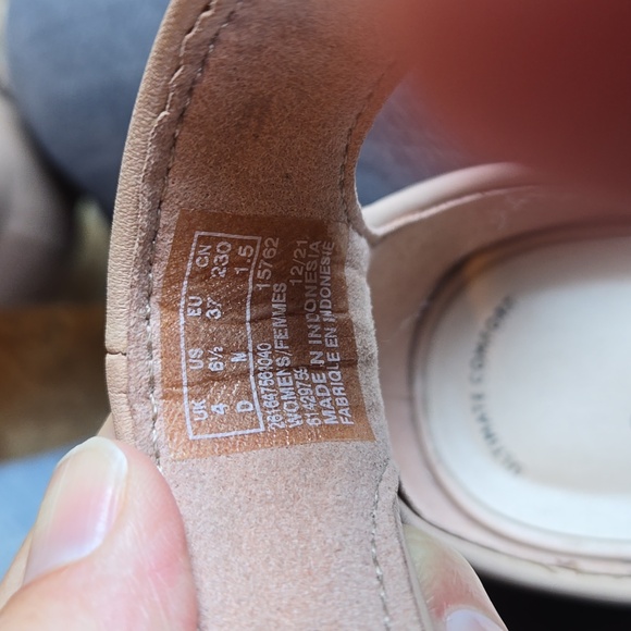 Clarks - Picture 4 of 4